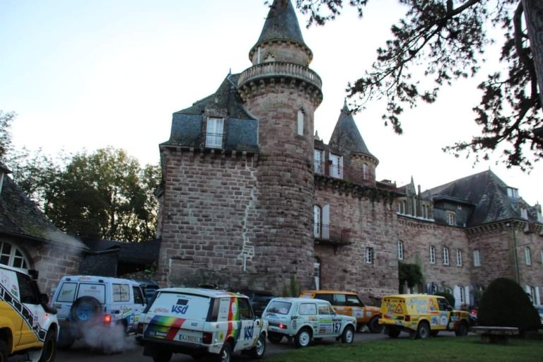 voitures bivouac ©La Route des Légendes